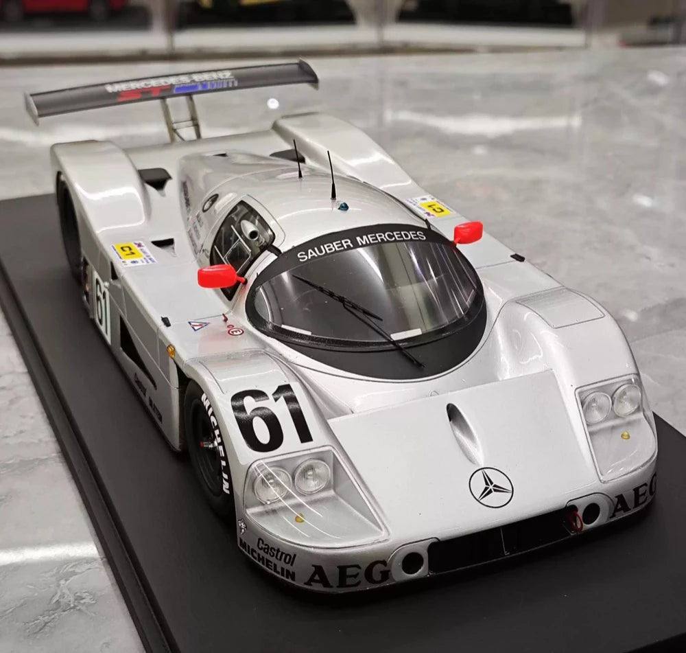 [Spark] 1:18 Mercedes-Benz 1989 C9 #61 Le Mans Sauber modellbil harts / Closed Body