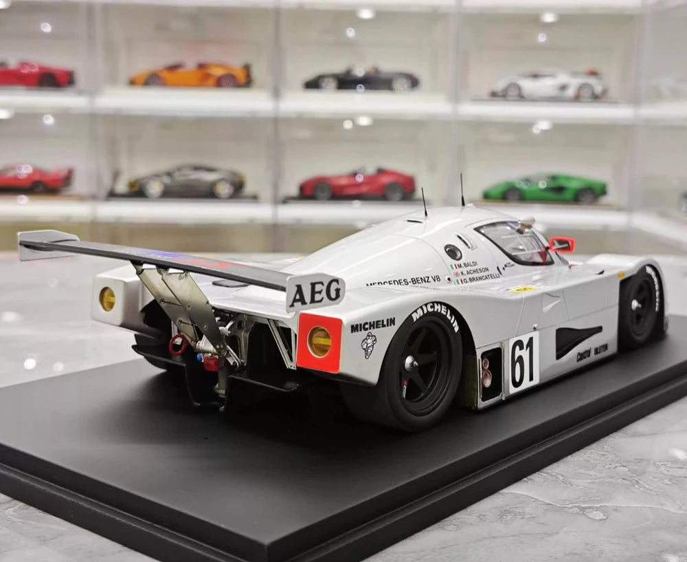 [Spark] 1:18 Mercedes-Benz 1989 C9 #61 Le Mans Sauber modellbil harts / Closed Body