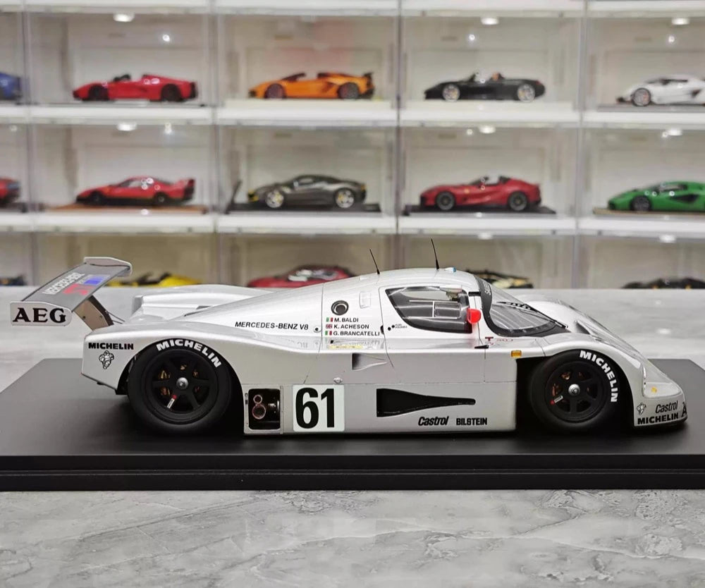 [Spark] 1:18 Mercedes-Benz 1989 C9 #61 Le Mans Sauber modellbil harts / Closed Body