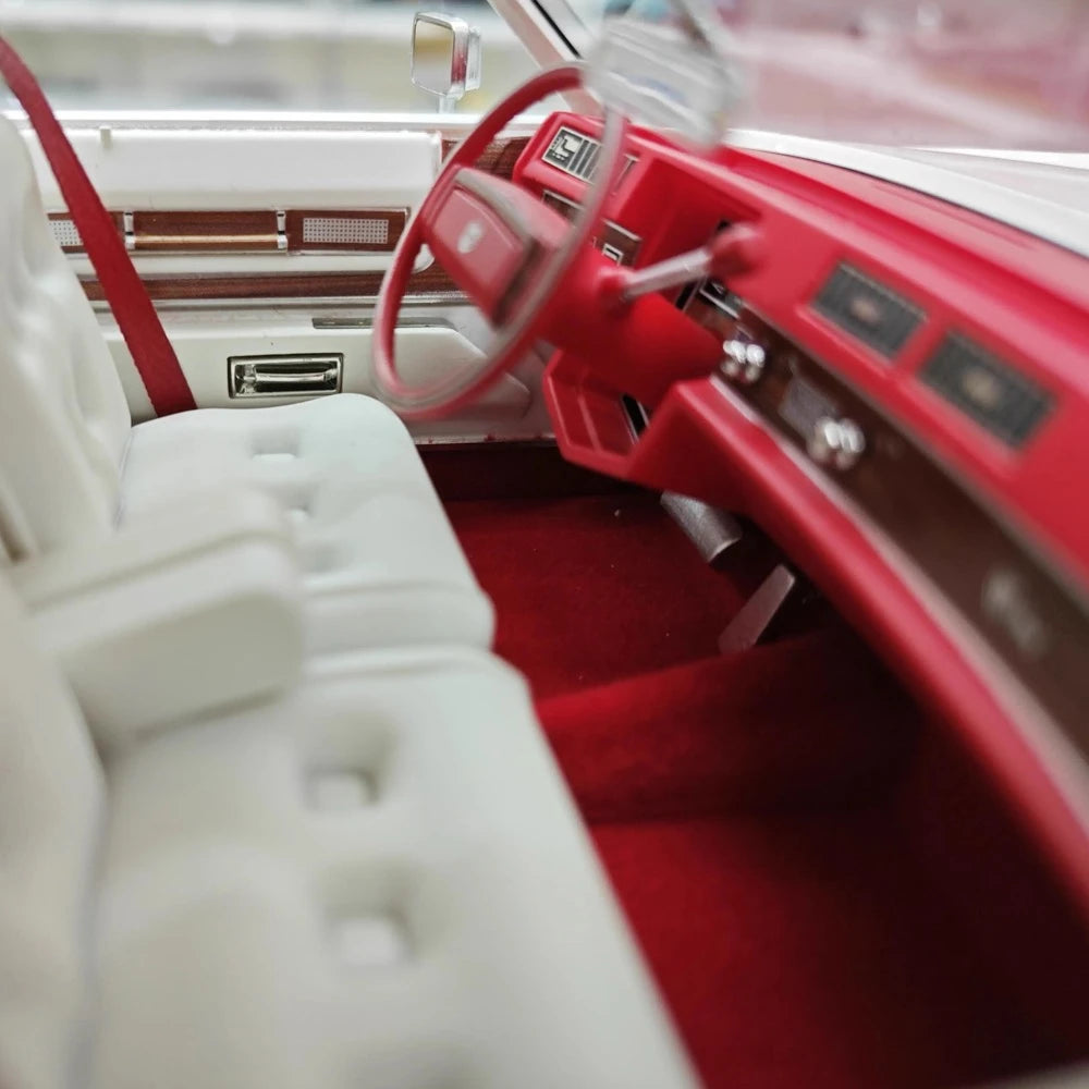 [Stamp Model] 1:18 Cadillac 1978 Eldorado Biarritz Coupe White Model Car Resin
