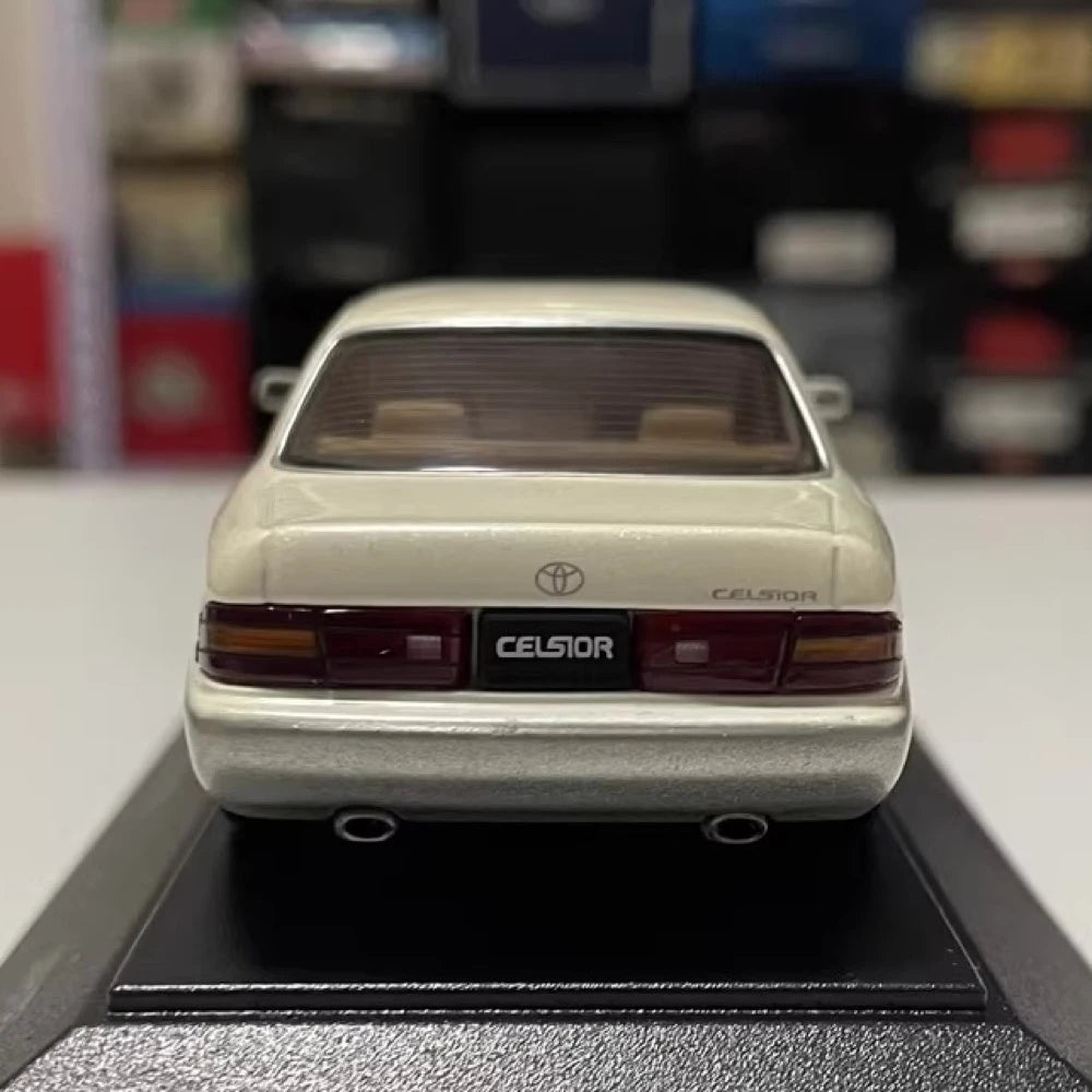 [TOSA] 1:43 Toyota 1992 Celsior UCF11 vit modellbil Die-Cast