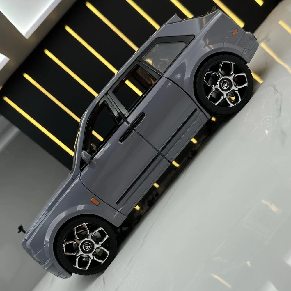 [TOY] 1:20 Rolls-Royce 2018 Cullinan grigio modellino di auto Die-Cast