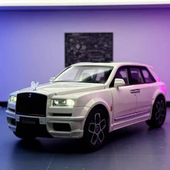 [TOY] 1:20 Rolls-Royce 2018 Cullinan White Model Car Die-Cast