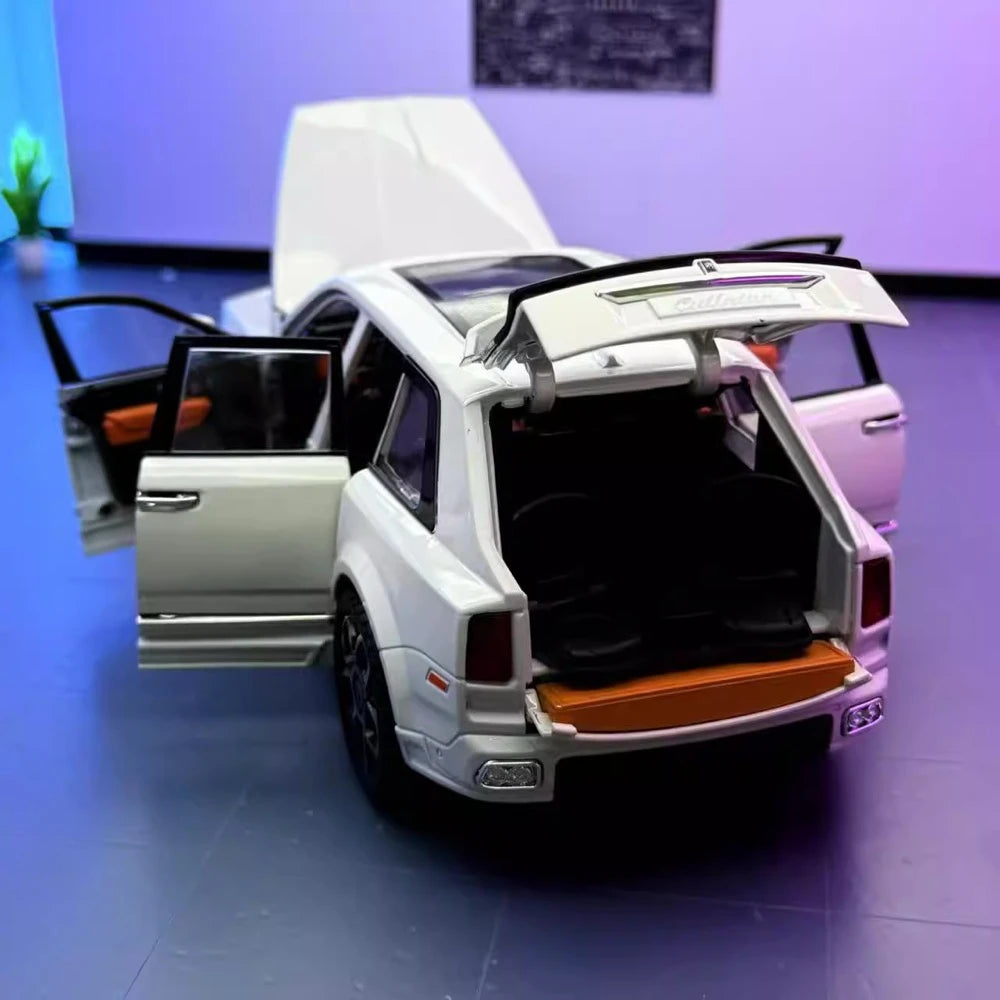 [TOY] 1:20 Rolls-Royce 2018 Cullinan White Model Car Die-Cast