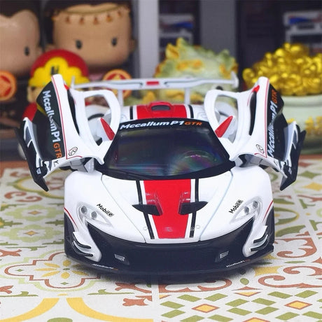 McLaren 2013 P1 GTR branco 1:22 – modelo de exposição em metal fundido