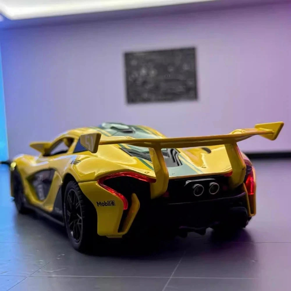 [TOY] 1:22 McLaren 2013 P1 GTR giallo modellino di auto Die-Cast