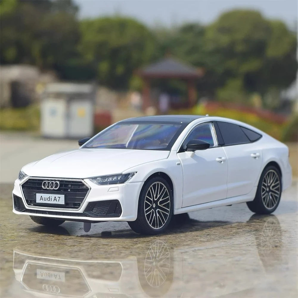 Audi 2018 A7 White 1:24 – Diecast Display Model Die-Cast