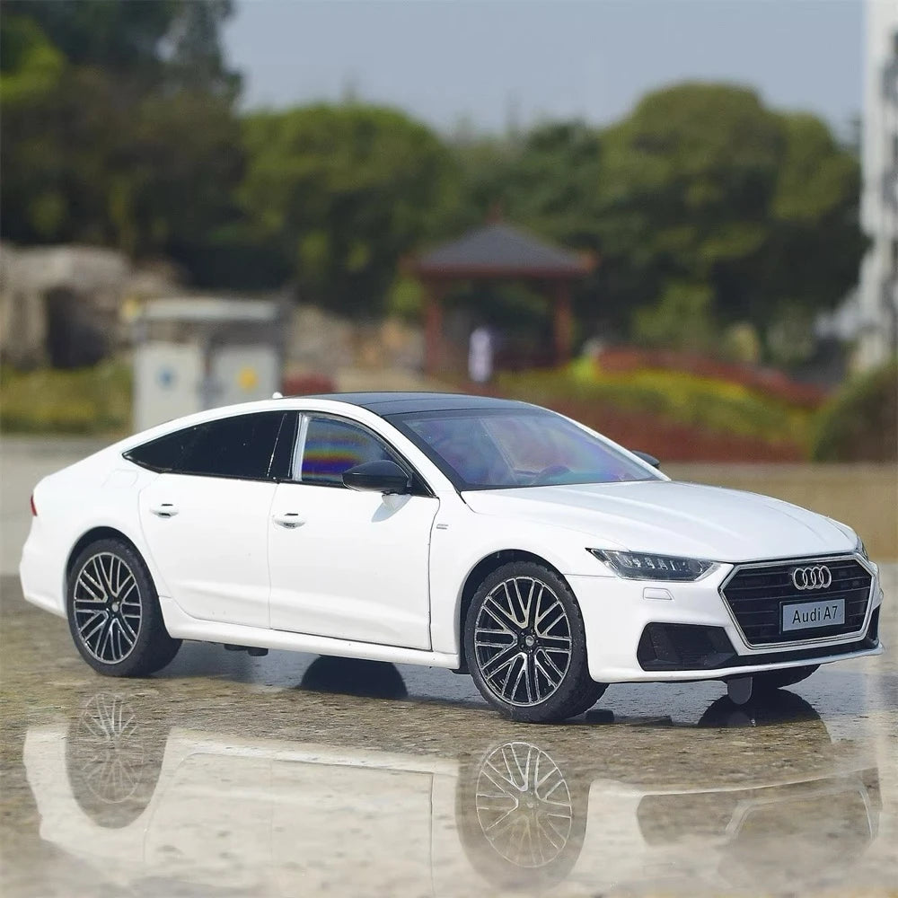 Audi 2018 A7 White 1:24 – Diecast Display Model Die-Cast