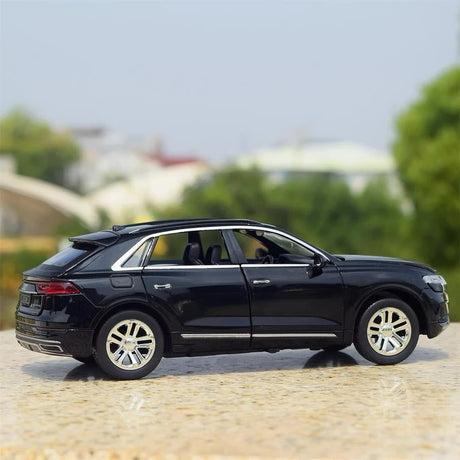 [TOY] 1:24 Audi 2018 Q8 Black Model Car Die-Cast
