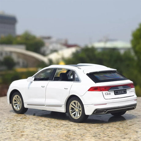 [TOY] 1:24 Audi 2018 Q8 White Model Car Die-Cast