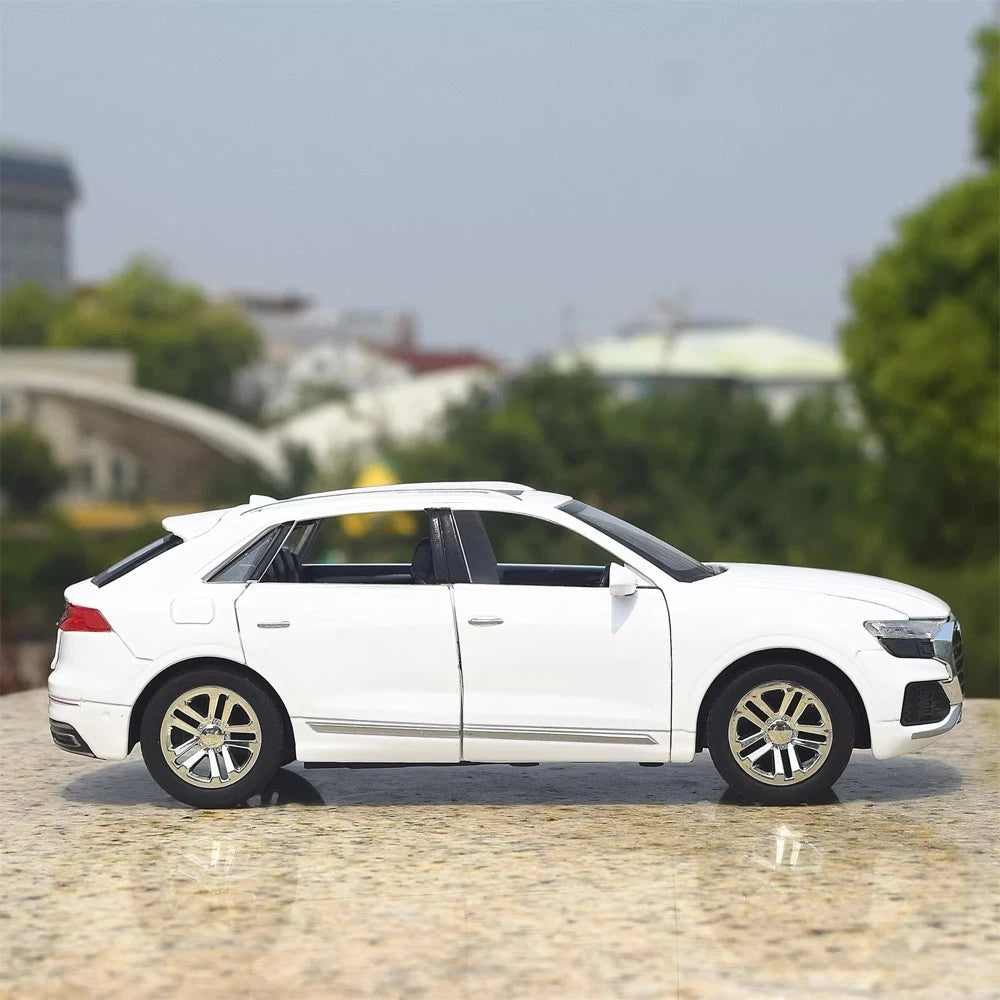 [TOY] 1:24 Audi 2018 Q8 blanc voiture miniature Die-Cast