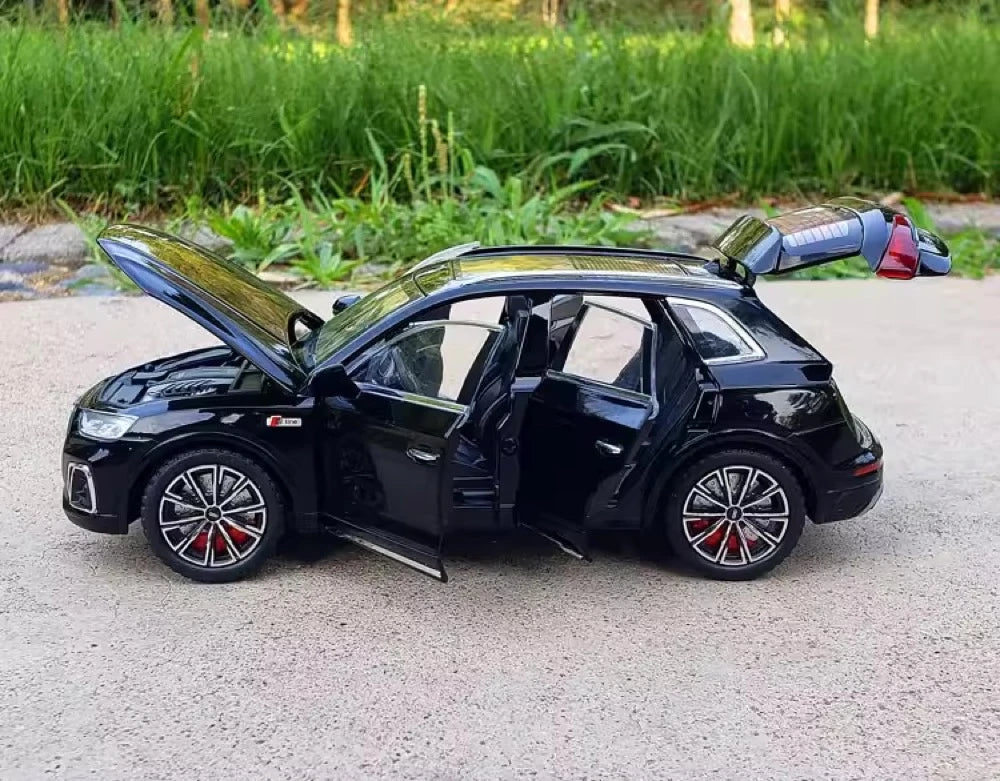 [TOY] 1:24 Audi 2021 Q5 nero modellino di auto Die-Cast