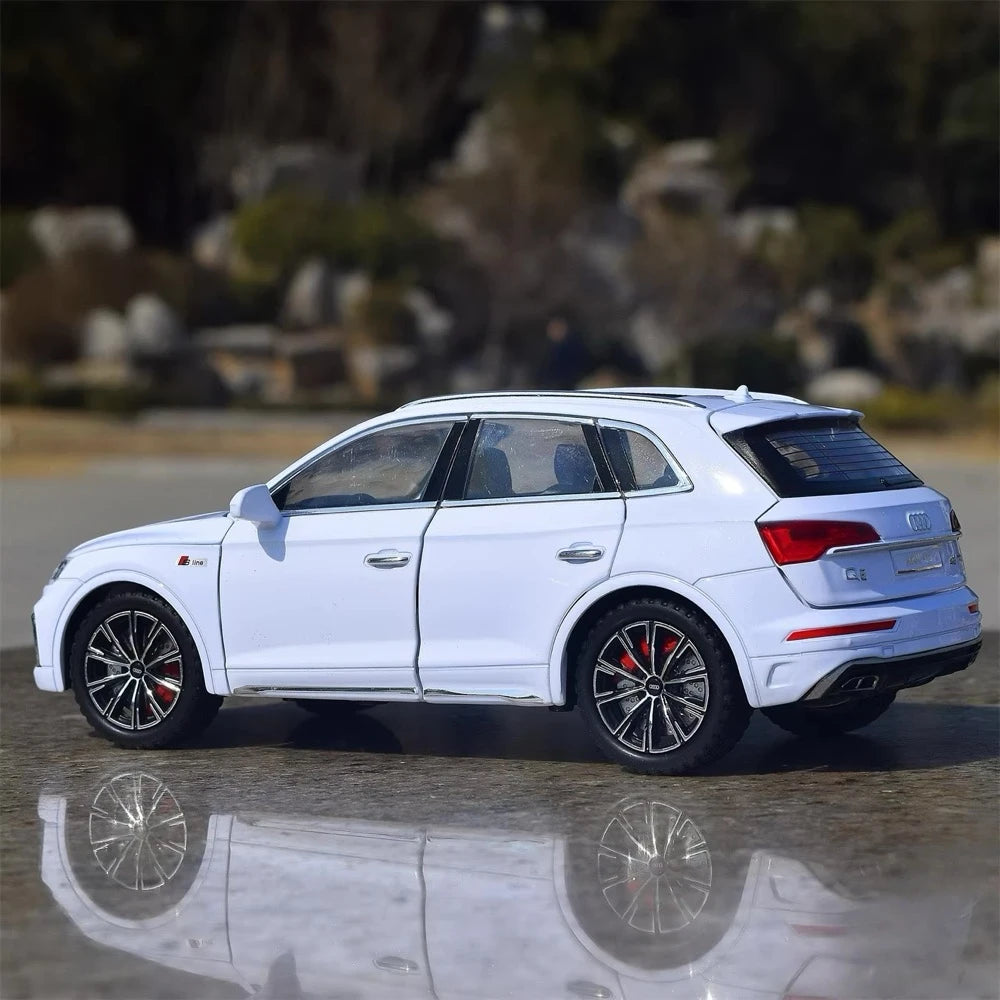 [TOY] 1:24 Audi 2021 Q5 White Model Car Die-Cast