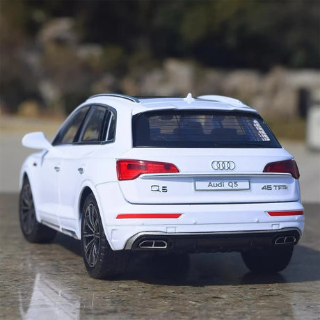 Audi 2021 Q5 branco 1:24 – modelo de exposição em metal fundido