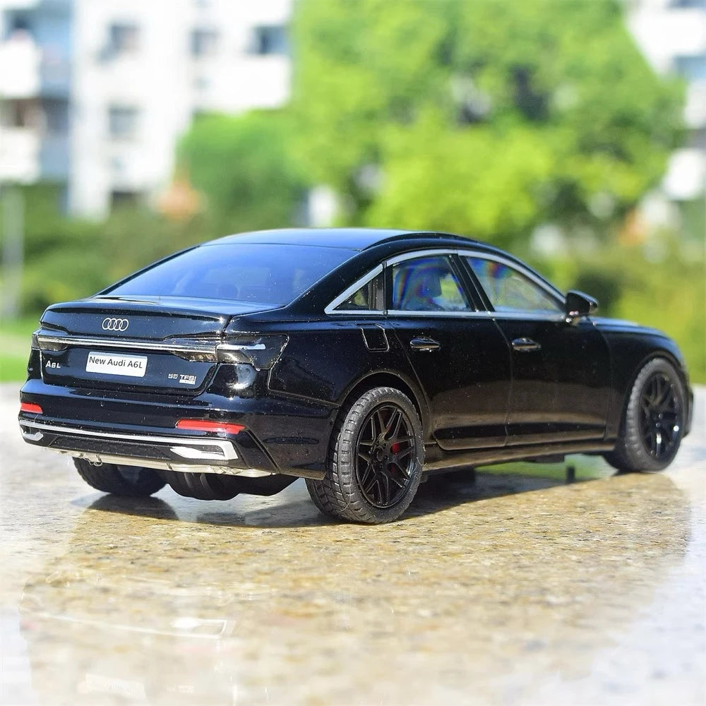 [TOY] 1:24 Audi 2023 A6 L musta pienoismalli Die-Cast