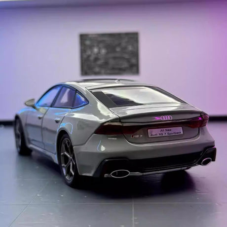 Audi 2024 RS7 cinzento 1:24 – modelo de exposição em metal fundido