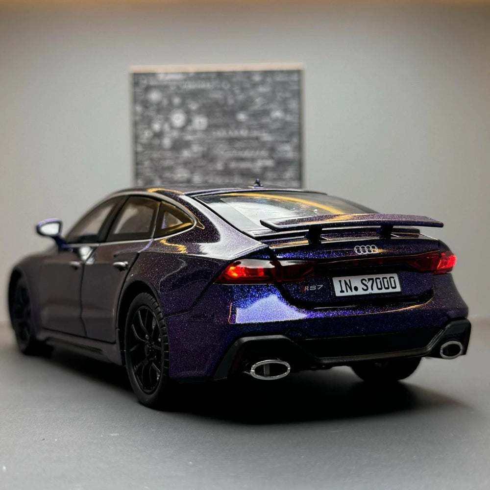[TOY] 1:24 Audi 2024 RS7 パープル モデルカー Die-Cast