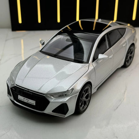 Audi 2024 RS7 prateado 1:24 – modelo de exposição em metal fundido