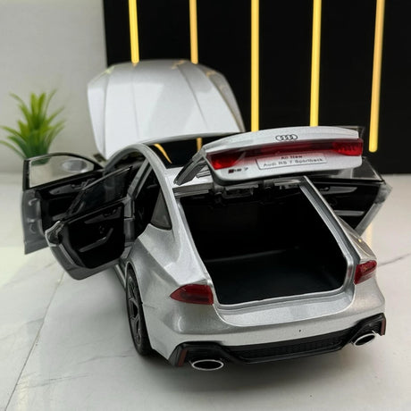 Audi 2024 RS7 prateado 1:24 – modelo de exposição em metal fundido