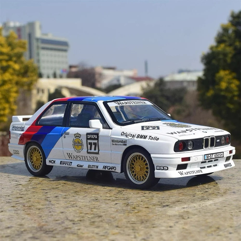 [TOY] 1:24 BMW 1988 E30 M3 #77 DTM modellino di auto Die-Cast