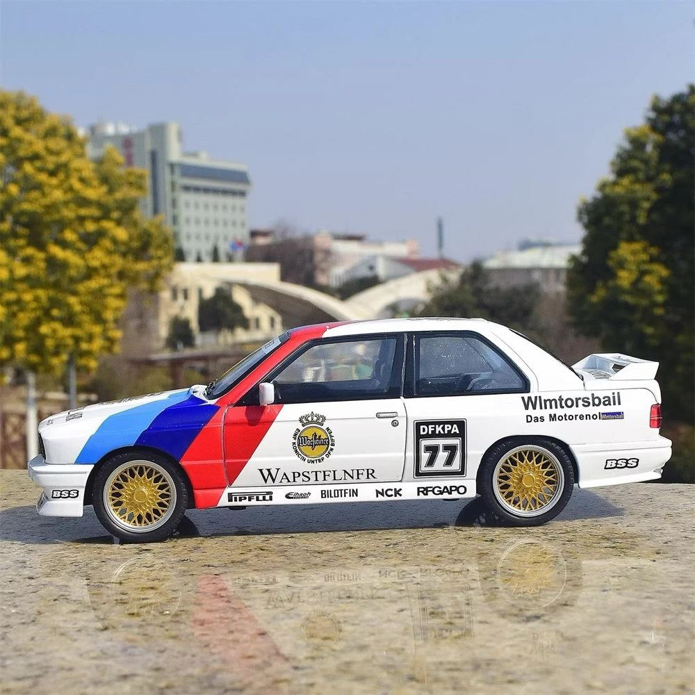 [TOY] 1:24 BMW 1988 E30 M3 #77 DTM modellino di auto Die-Cast