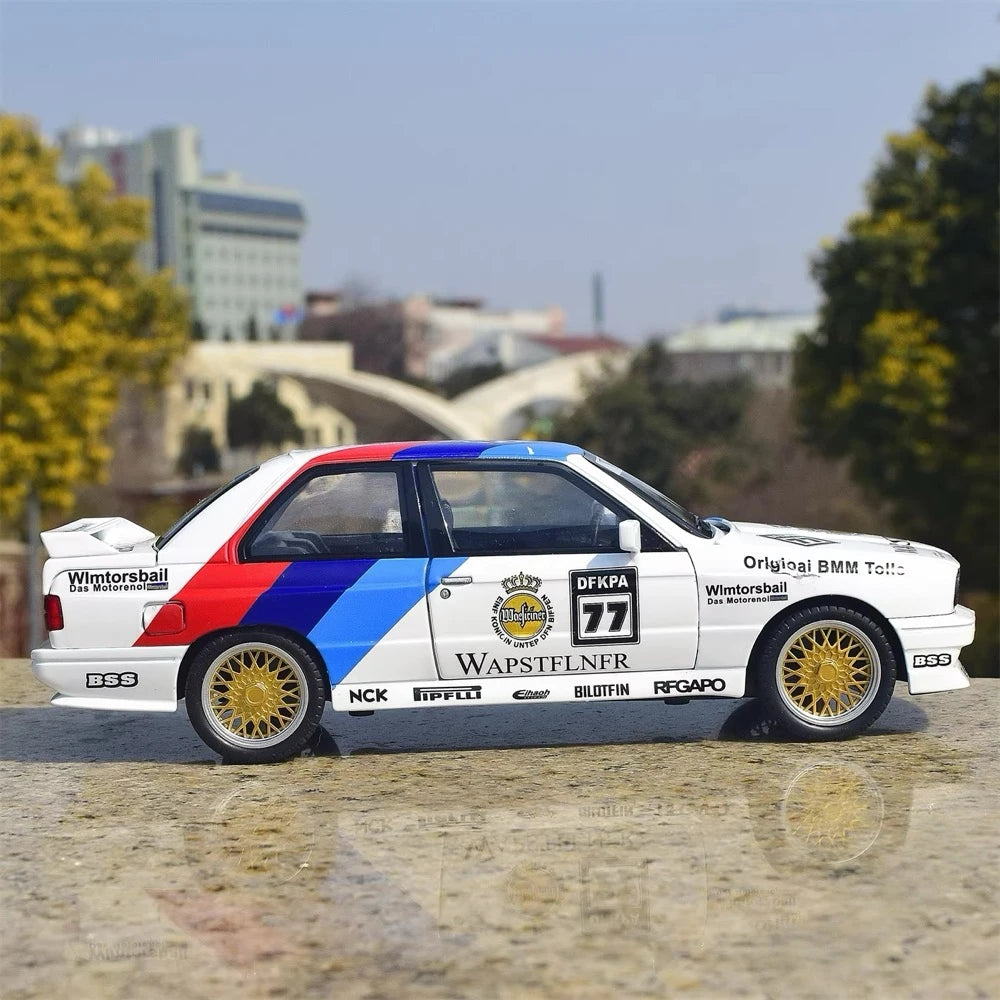 [TOY] 1:24 BMW 1988 E30 M3 #77 DTM modellino di auto Die-Cast