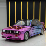 BMW 1988 E30 M3 Różowy Gradient 1:24 – Model Wyświetlacza odlewany z odlewu