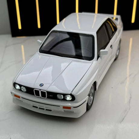 [TOY] 1:24 BMW 1988 E30 M3 White Model Car Die-Cast