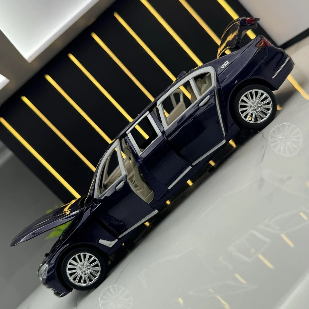 [TOY] 1:24 BMW 2016 G12 760Li blu modellino di auto Die-Cast