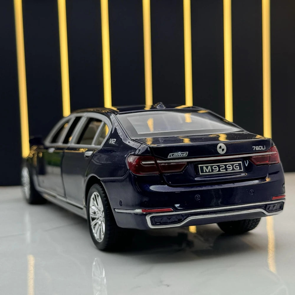 [TOY] 1:24 BMW 2016 G12 760Li blu modellino di auto Die-Cast
