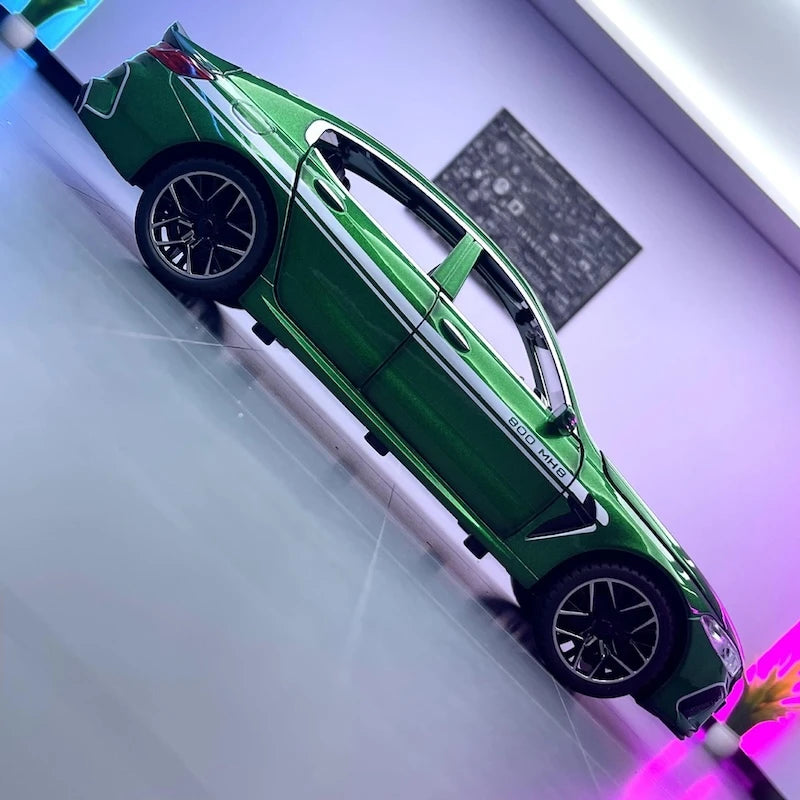 [TOY] 1:24 BMW 2019 F9X MANHART MH8 800 Green Model Car Die-Cast