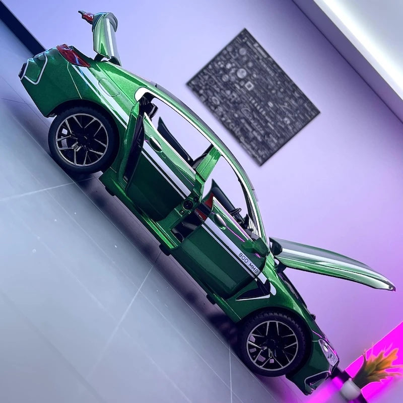 [TOY] 1:24 BMW 2019 F9X MANHART MH8 800 Green Model Car Die-Cast