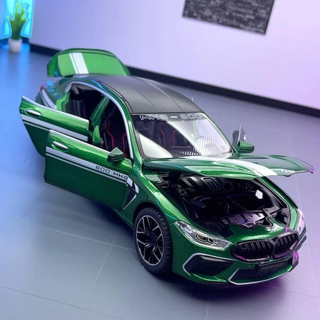 BMW 2019 F9X MANHART MH8 800 Green 1:24 – model wyświetlacza odlewany z odlewu