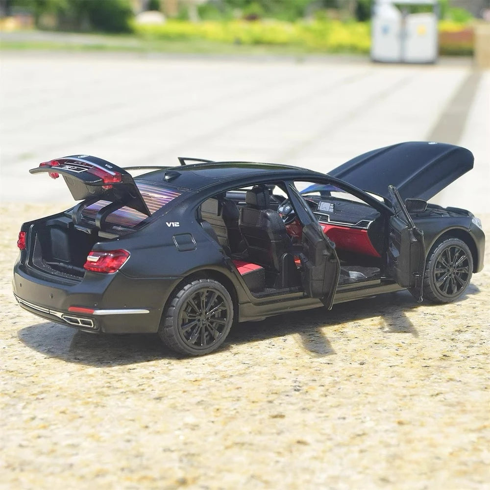 [TOY] 1:24 BMW 2019 G12 760Li ブラック モデルカー Die-Cast