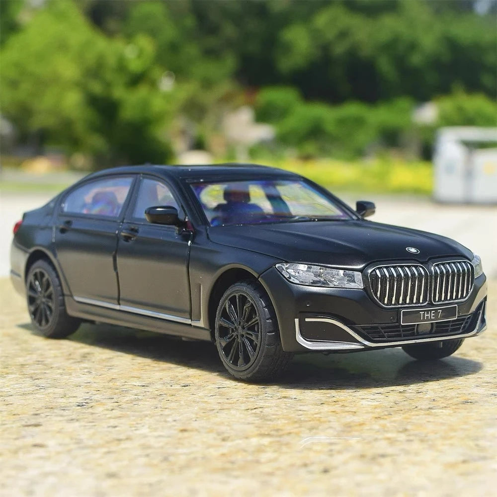 [TOY] 1:24 BMW 2019 G12 760Li ブラック モデルカー Die-Cast