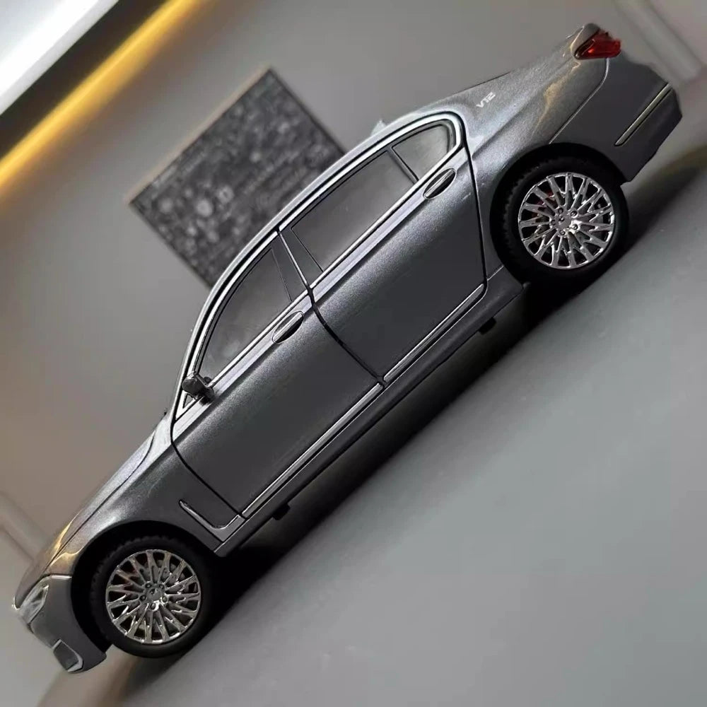 [TOY] 1:24 BMW 2019 G12 760Li Gray Model Car Die-Cast
