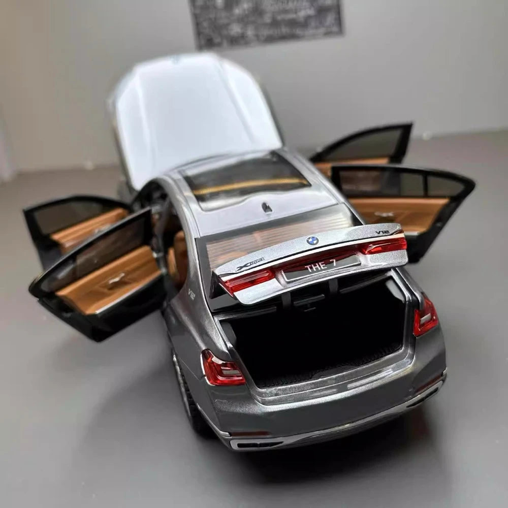 [TOY] 1:24 BMW 2019 G12 760Li grå modellbil Die-Cast