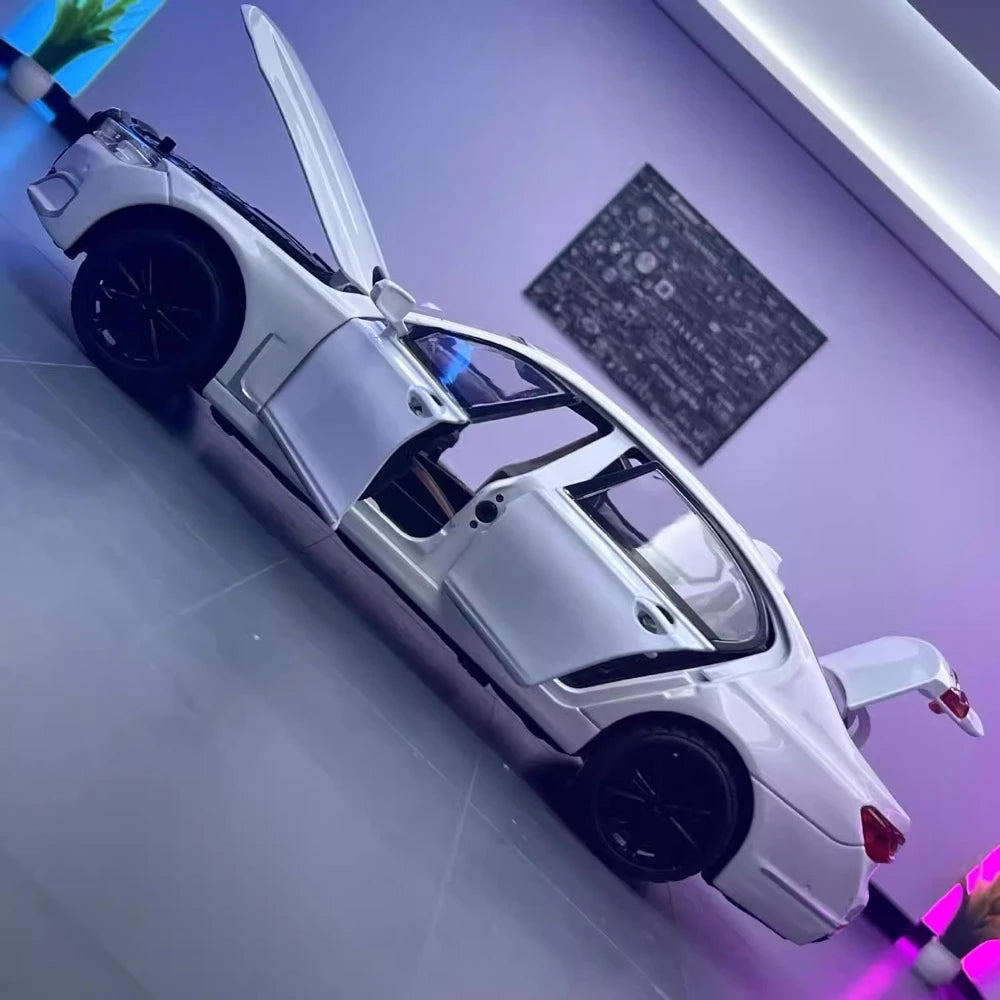 [TOY] 1:24 BMW 2019 G12 760Li White Model Car Die-Cast