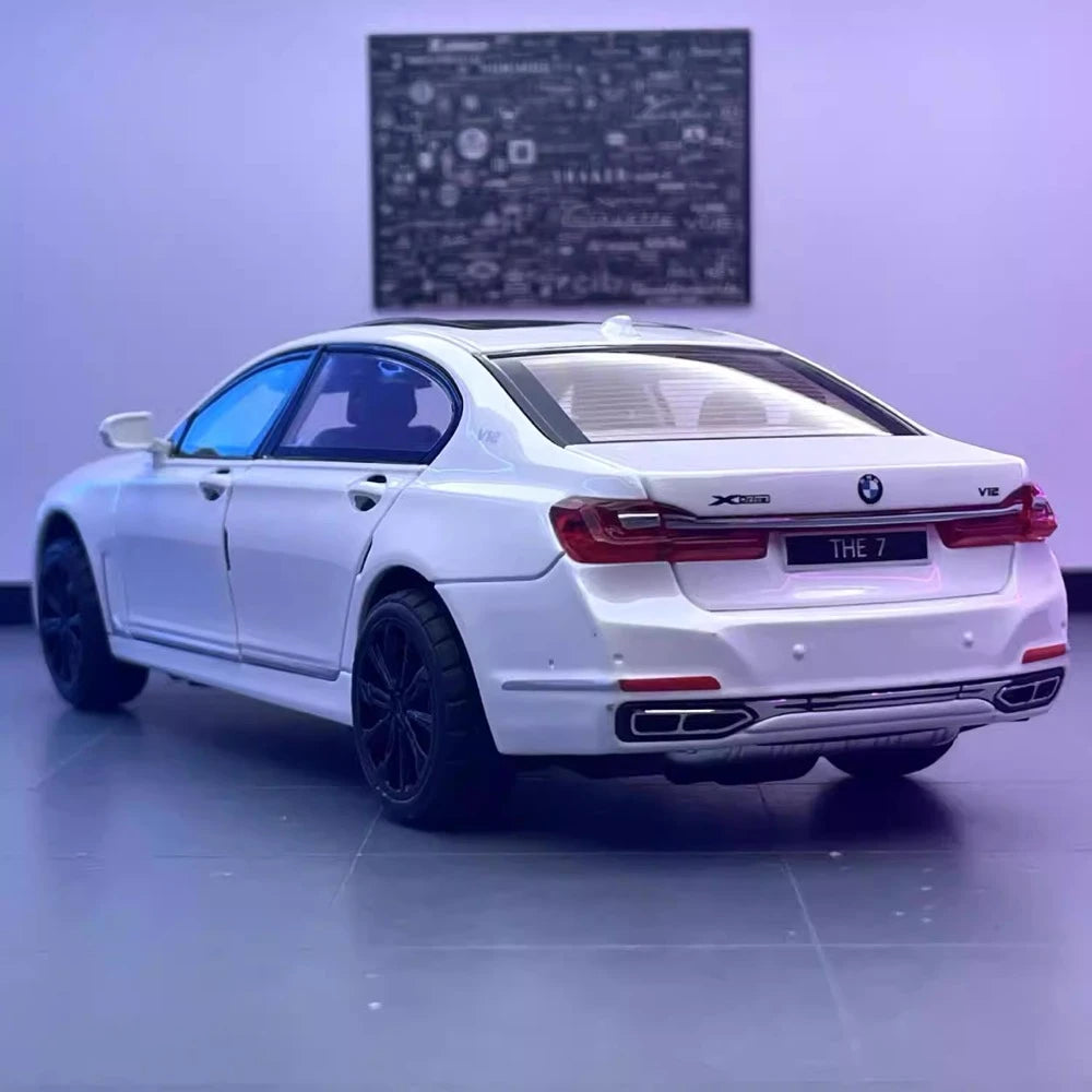 [TOY] 1:24 BMW 2019 G12 760Li White Model Car Die-Cast
