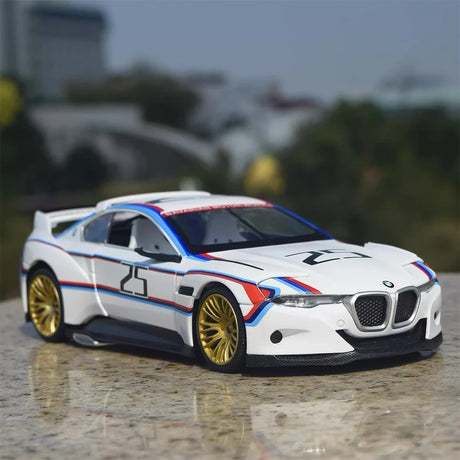 BMW 2022 G82 M4 3.0 CSL 1:24 – Model z odlewem odlewanym