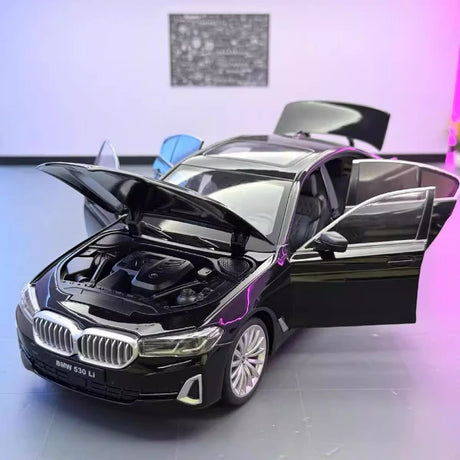 BMW 2023 G38 530 Li Black 1:24 – model wyświetlacza odlewany z odlewu