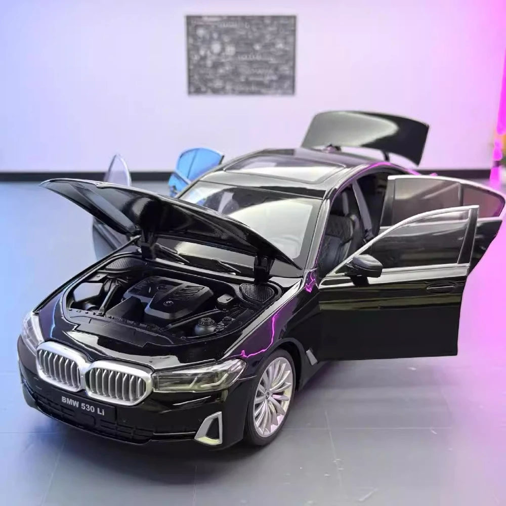 [TOY] 1:24 BMW 2023 G38 530 Li ブラック モデルカー Die-Cast