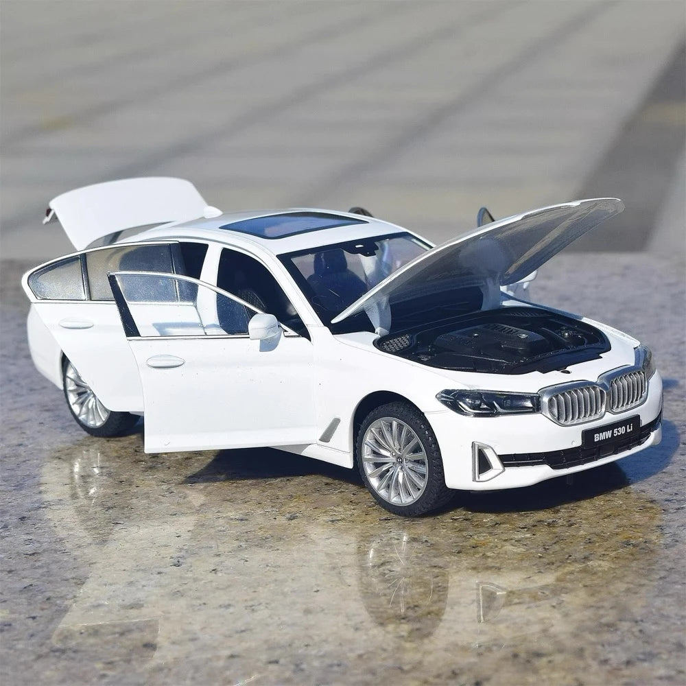[TOY] 1:24 BMW 2023 G38 530 Li White Model Car Die-Cast