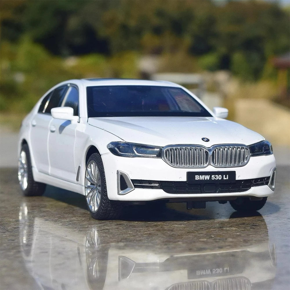 [TOY] 1:24 BMW 2023 G38 530 Li White Model Car Die-Cast