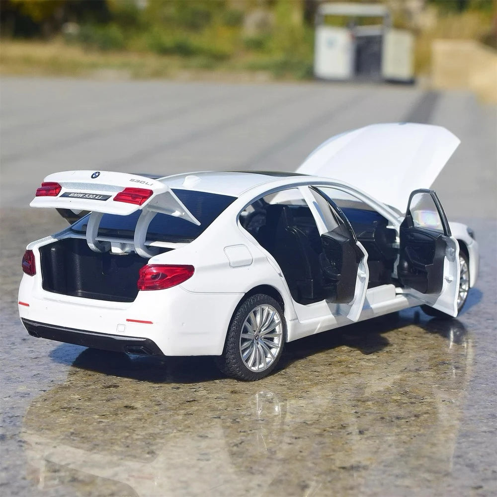 [TOY] 1:24 BMW 2023 G38 530 Li White Model Car Die-Cast