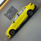 [TOY] 1:24 BMW 2024 G68 530Li M Sport LWB Yellow Model Car Die-Cast