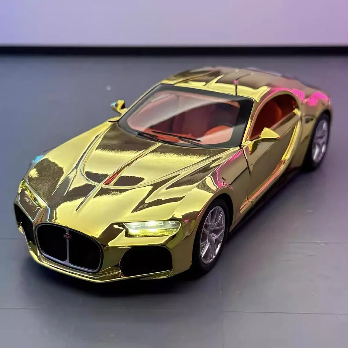 Bugatti 2024 Tourbillon Gold 1:24 – Valuvalettu näyttömalli
