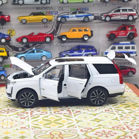 [TOY] 1:24 Cadillac 2021 Escalade wit modelauto Die-Cast