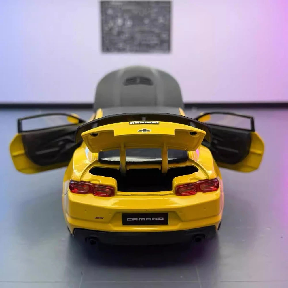 [TOY] 1:24 Chevrolet 2023 Camaro giallo modellino di auto Die-Cast
