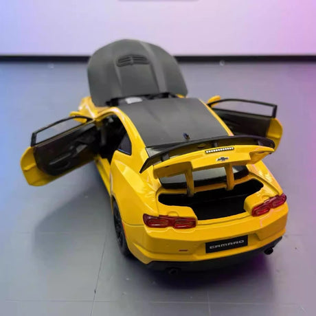 [TOY] 1:24 Chevrolet 2023 Camaro giallo modellino di auto Die-Cast